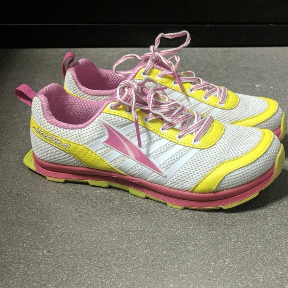 Altra women's running shoe size 6.5/7 (37 Euro)